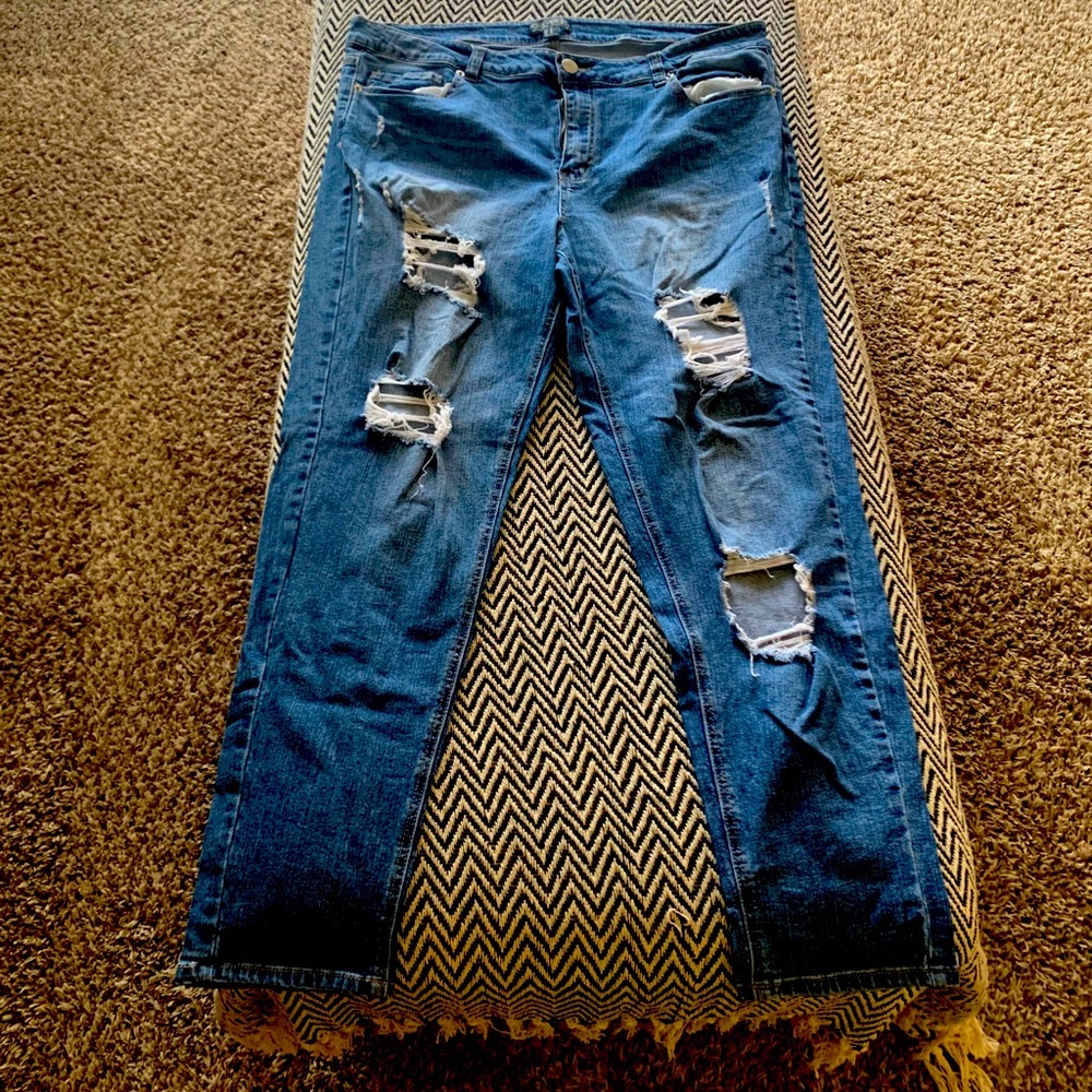 +*+*Plus size-Distressed Boyfriend jeans*+*+